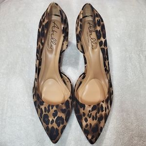 NWT Animal Print Size 11M True Comfort SatinePumps